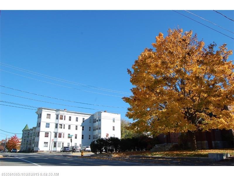 21 Walnut St in Lewiston, ME - Building Photo