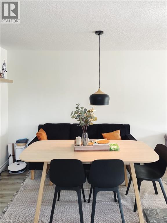 340 Pioneer Dr in Kitchener, ON - Building Photo - Building Photo