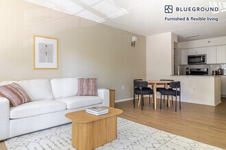 444 Washington Blvd in Jersey City, NJ - Foto de edificio - Building Photo