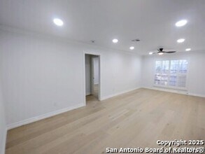 7815 Broadway in San Antonio, TX - Building Photo - Building Photo