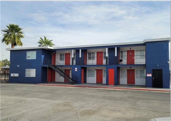 property at 1417 E Cartier Ave