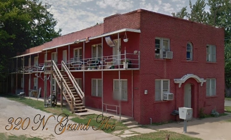 Town House Apartments in Okmulgee, OK - Building Photo