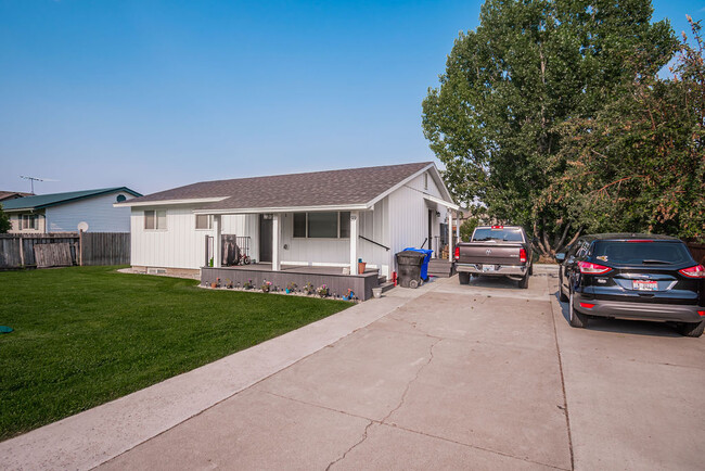 59 S 4th W, Unit 2 in Rexburg, ID - Foto de edificio - Building Photo