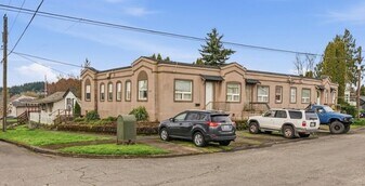 809 Columbia St in Kelso, WA - Building Photo