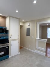 3 Heath St, Unit 2 in Everett, MA - Building Photo - Building Photo