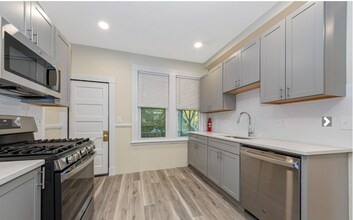 42 Brackett St, Unit 4-3 in Boston, MA - Building Photo - Building Photo