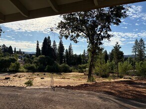 1930 Golf Rd in Paradise, CA - Building Photo - Building Photo