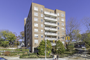 609 Kappock St Apartments