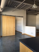 Apartments at Slowdown in Omaha, NE - Foto de edificio - Interior Photo