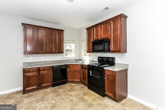 5118 Upper Elm St in Atlanta, GA - Building Photo - Building Photo