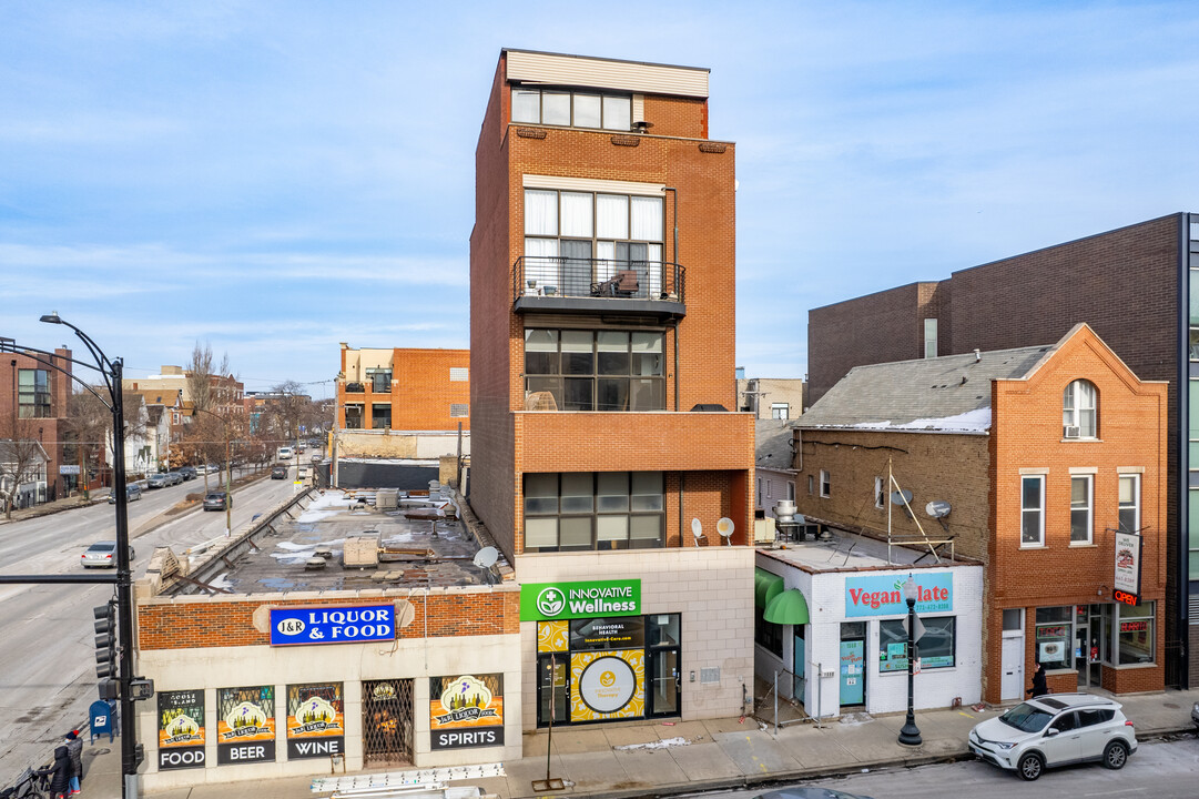 1552 W Fullerton Ave in Chicago, IL - Building Photo