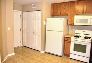 32427 N Mackinac Ln in McHenry, IL - Building Photo - Building Photo