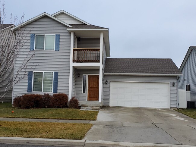 property at 1531 E Crossing Ave