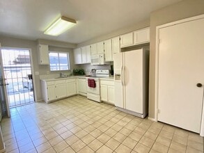 4242 Mississippi Ave in Las Vegas, NV - Building Photo - Building Photo