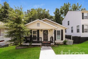 12901 7th St in Bowie, MD - Building Photo