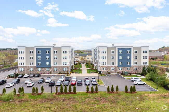 130 University Ave, Unit 1113 in Westwood, MA - Building Photo
