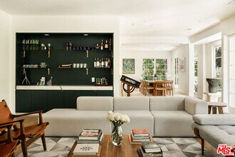 2410 Nichols Canyon Rd in Los Angeles, CA - Building Photo - Building Photo