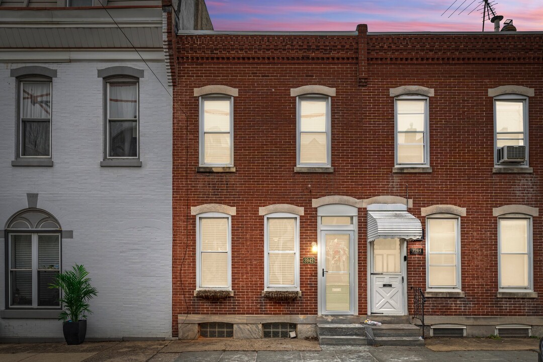 3942 Terrace St in Philadelphia, PA - Building Photo