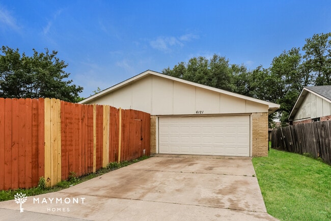 6121 Cedar Ln in Rowlett, TX - Building Photo - Building Photo