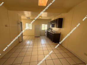 1622 Coal Ave SE in Albuquerque, NM - Building Photo - Building Photo