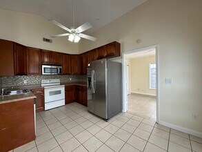 10553 Aquarius Ln in Royal Palm Beach, FL - Foto de edificio - Building Photo