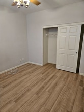 7204 Mountain Den Ave in Las Vegas, NV - Foto de edificio - Building Photo