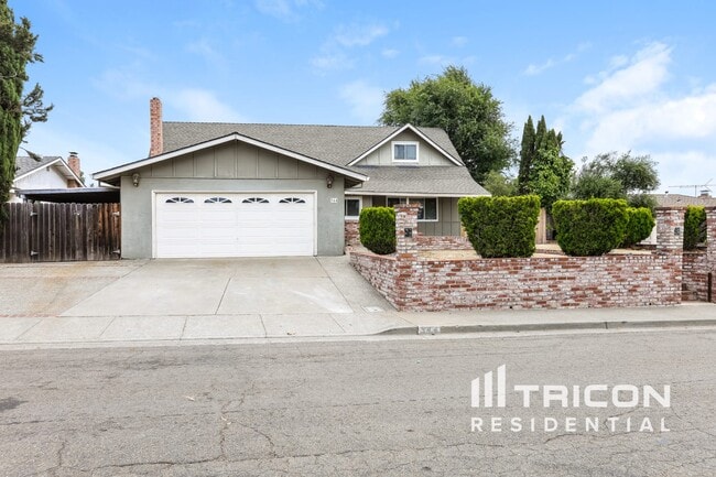 property at 344 Gardenia Cir