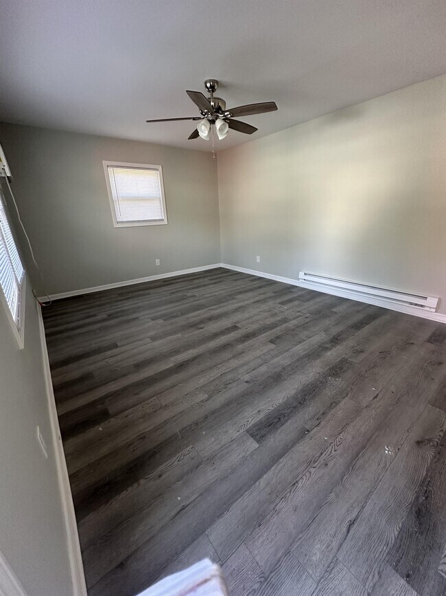 1051 Rulnick St in Fayetteville, NC - Foto de edificio - Building Photo