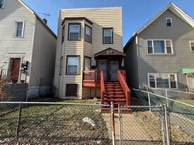 9738 S Ave L in Chicago, IL - Building Photo