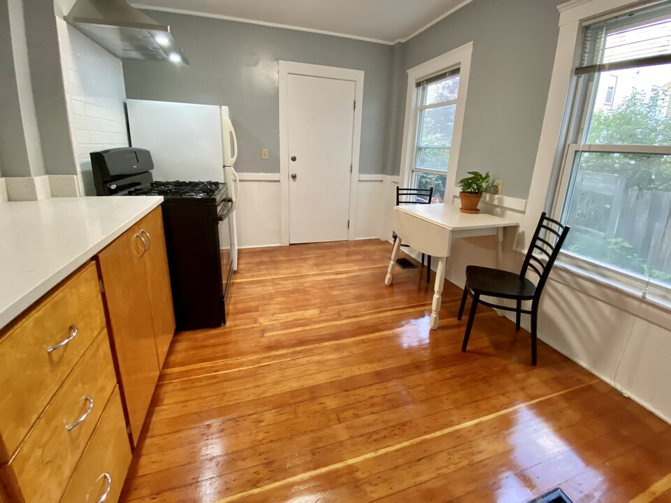 21 Saint Lukes Rd, Unit 214 in Boston, MA - Building Photo