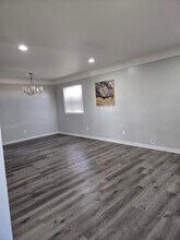 27294 W Pleasant Ridge Dr in Dearborn Heights, MI - Building Photo - Building Photo