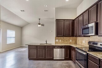 533 Jack Rabbit Ln in Buda, TX - Building Photo - Building Photo
