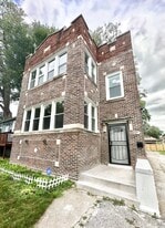 8837 S Wallace St in Chicago, IL - Building Photo