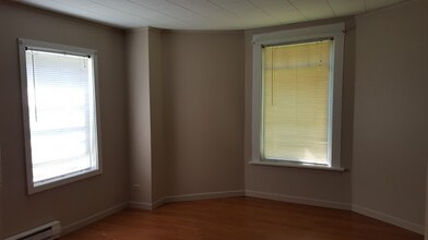 421 Red Lake Blvd in Thief River Falls, MN - Building Photo - Building Photo