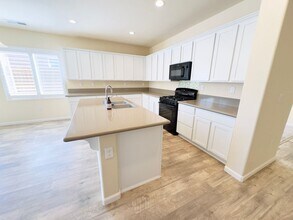 191 Walnut Ct in Fernley, NV - Building Photo - Building Photo