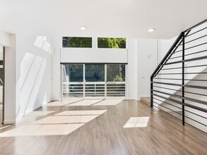 717 NW 11th Ave in Portland, OR - Building Photo - Building Photo