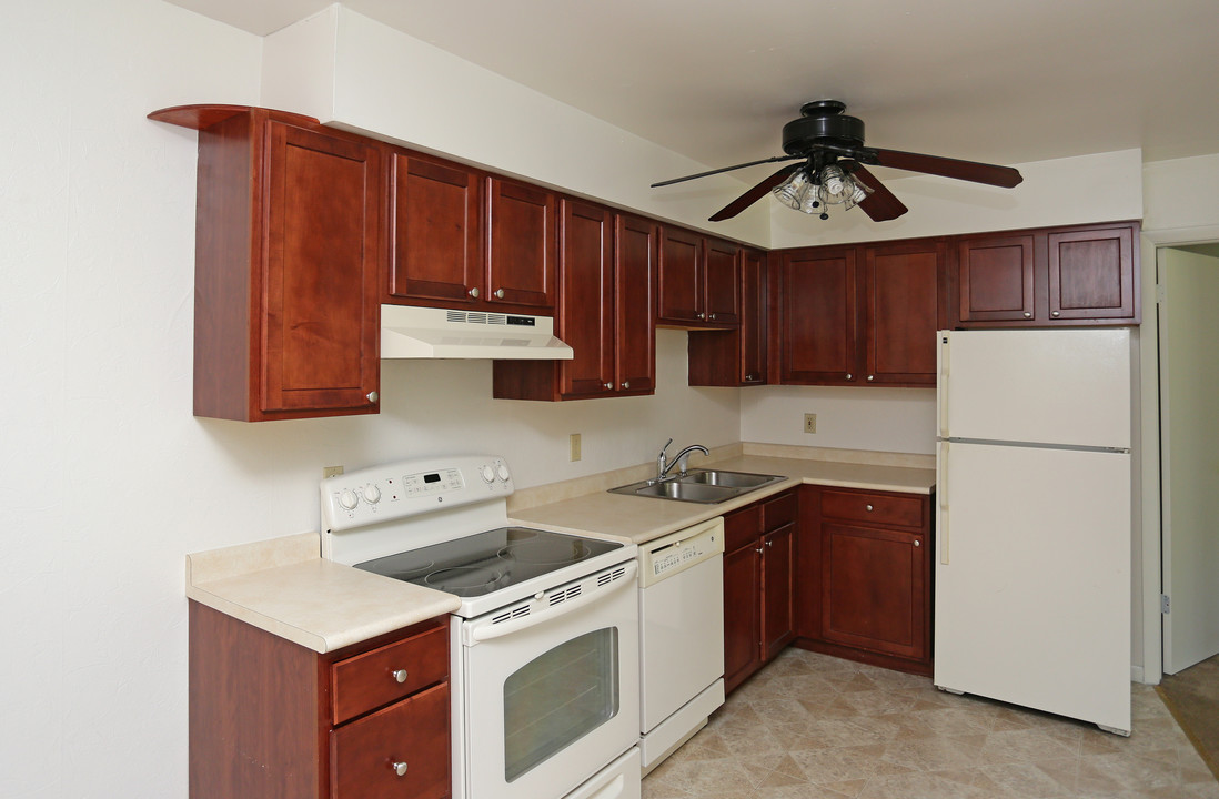 Country Gardens Apartments Photo