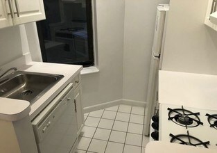 323 E 83rd St-Unit -23D in New York, NY - Building Photo - Building Photo