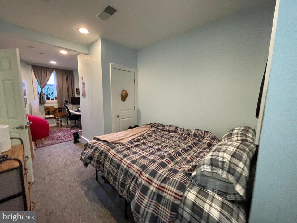 1411 W Thompson St Photo