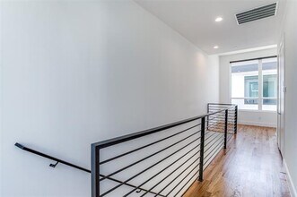 5714 Lindell Ave in Dallas, TX - Building Photo - Building Photo