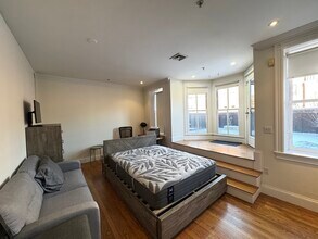 451-453 Massachusetts Ave, Unit 8 in Boston, MA - Foto de edificio - Building Photo