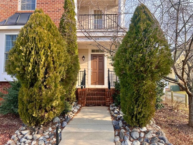 1025 Farrow Dr in Charlottesville, VA - Building Photo - Building Photo