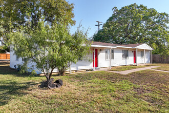 Country Club Estates in Mineral Wells, TX - Building Photo - Building Photo