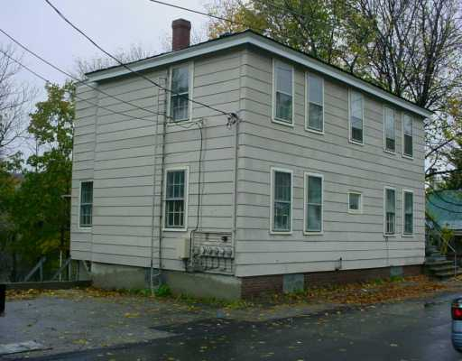 24 Green St in Winthrop, ME - Building Photo