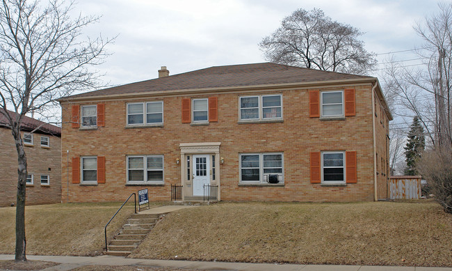 5001 W Oklahoma Ave in Milwaukee, WI - Foto de edificio - Building Photo