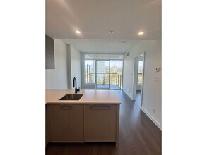 13725-13725 George Jct in Surrey, BC - Building Photo - Building Photo