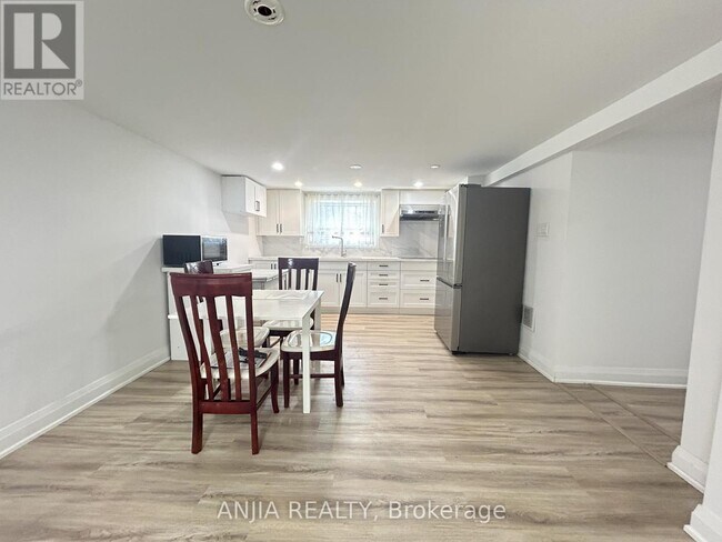 68 Singleton Rd in Toronto, ON - Building Photo - Building Photo