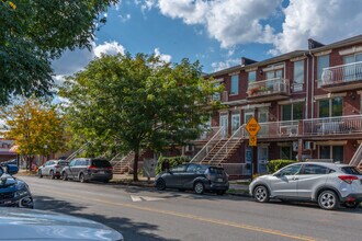 8746 18th Ave in Brooklyn, NY - Foto de edificio - Building Photo