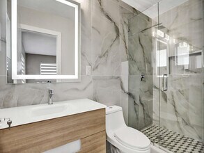 491 SE 23rd Ave in Pompano Beach, FL - Foto de edificio - Building Photo