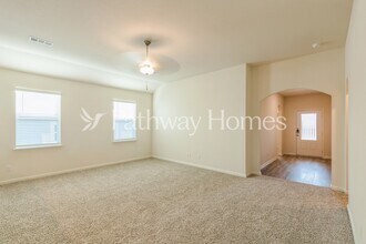 10805 Copper Hills Ln in Fort Worth, TX - Foto de edificio - Building Photo